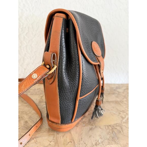 Vtg Dooney And Bourke black Leather black sling shoulder bag crossbody main image 7